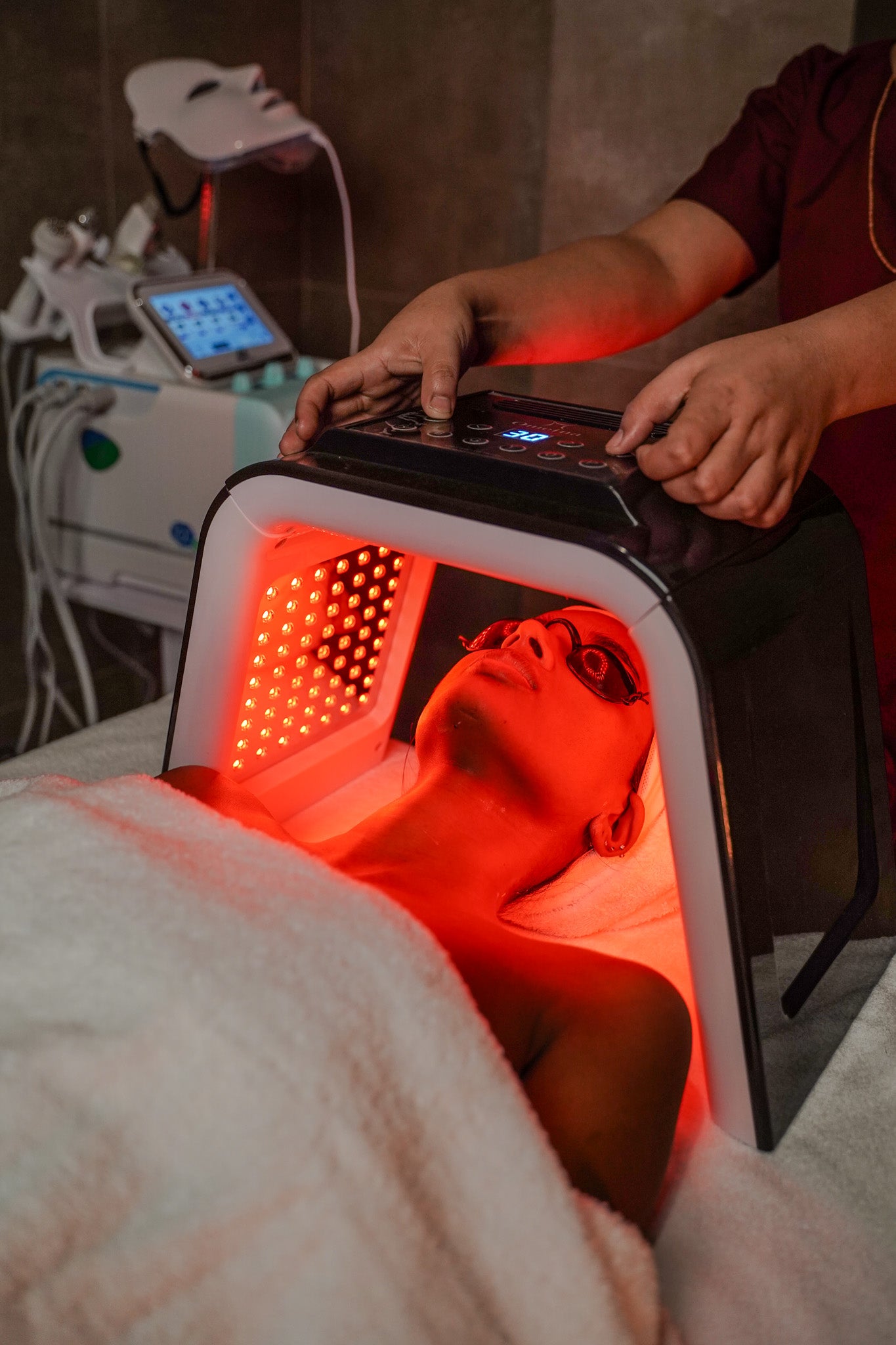 SIGNATURE HYDRA FACIAL